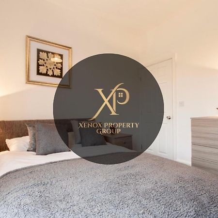 Centralized Private 4 Bedroom House At Hanley With Free Parking Etruria Ngoại thất bức ảnh